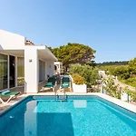 Elena Dorada Villa